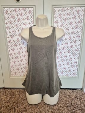 New Oyanus Everyday Olive Scoop Neck Tank Top Size S